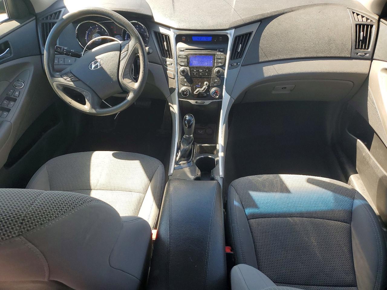 2013 HYUNDAI SONATA GLS photo 22