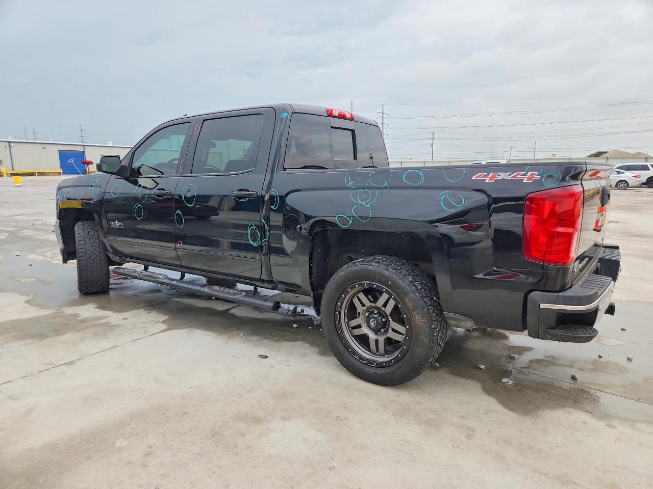 2017 CHEVROLET SILVERADO K1500 LTZ photo 4