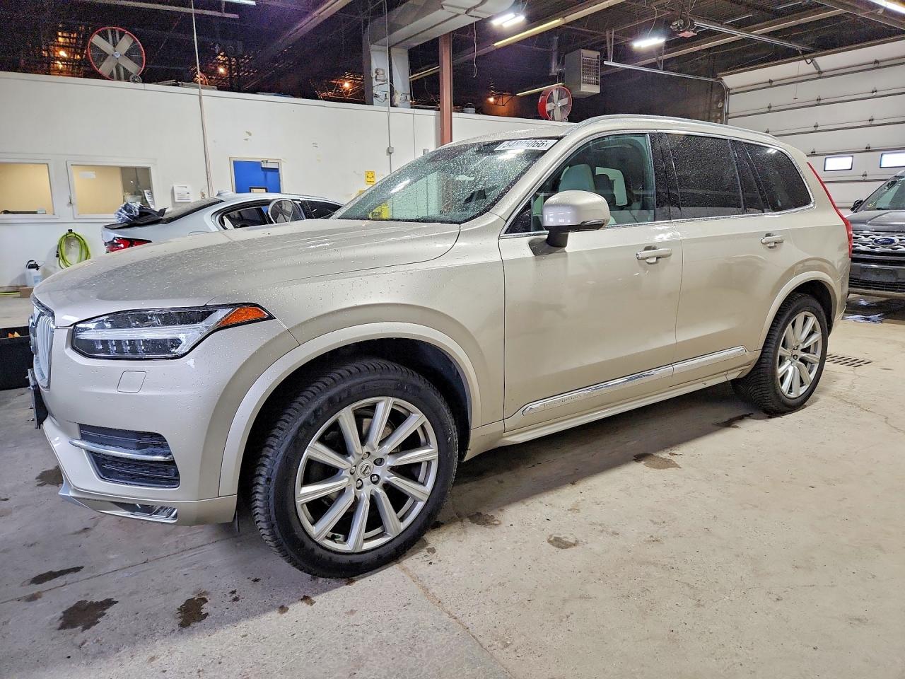 2016 VOLVO XC90