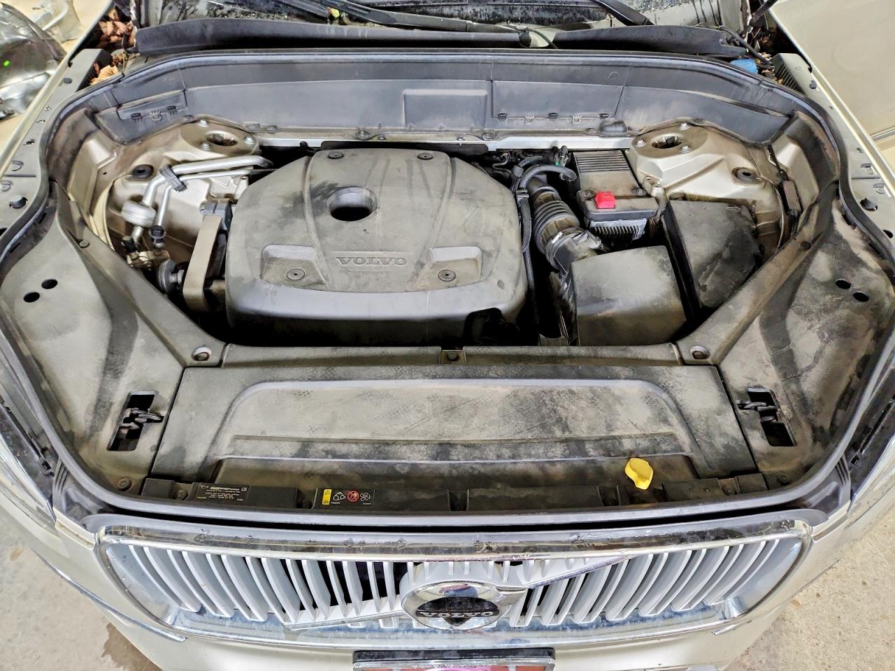 2016 VOLVO XC90 T6 photo 23