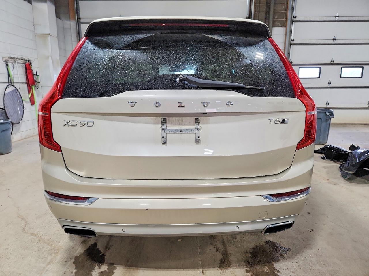 2016 VOLVO XC90 T6 photo 11