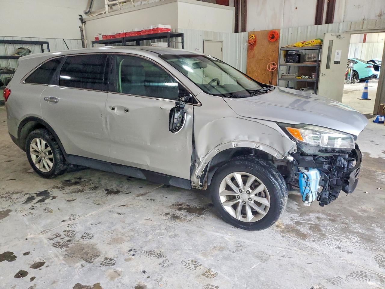 2017 KIA SORENTO L photo 10