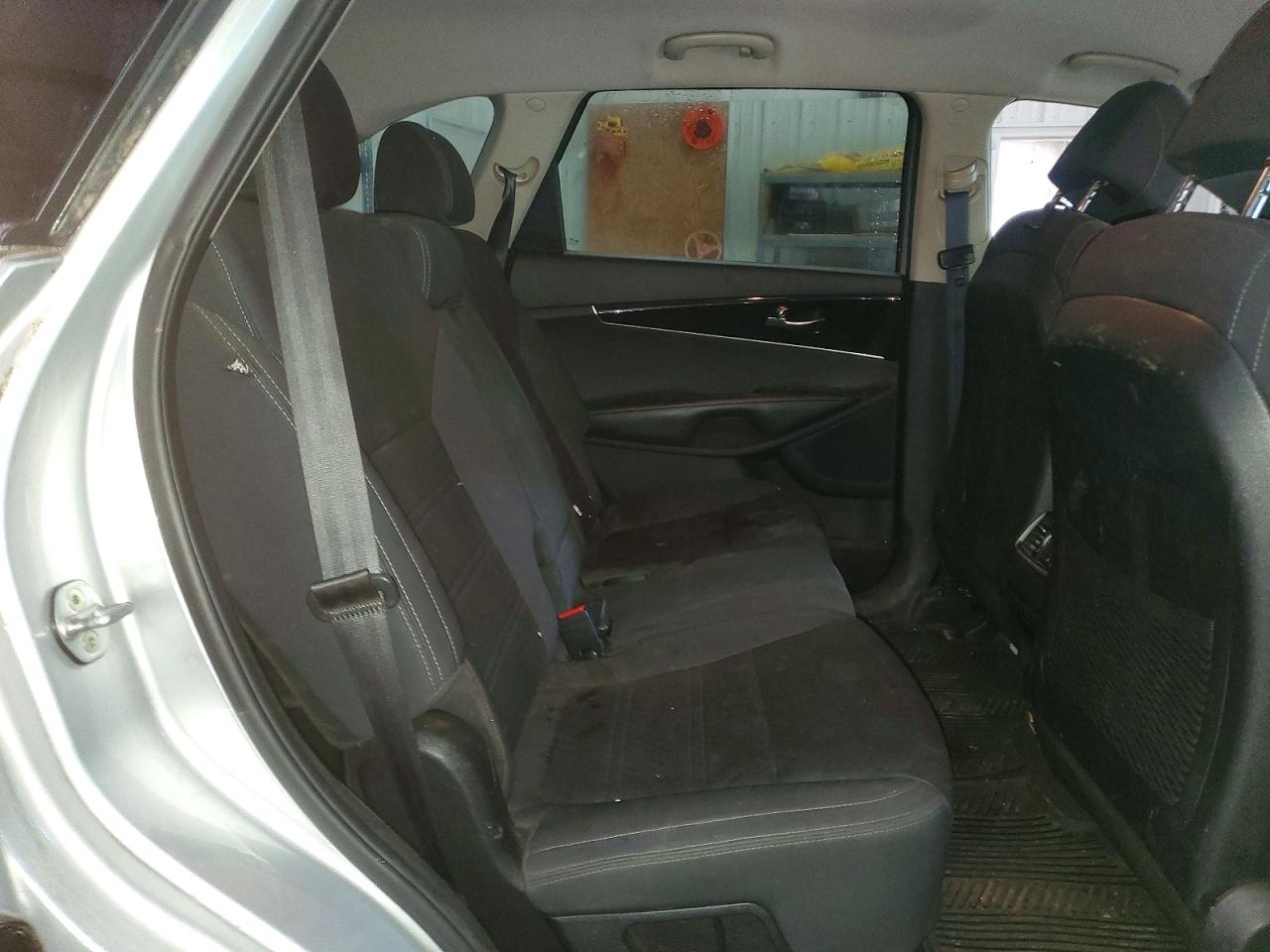2017 KIA SORENTO L photo 31