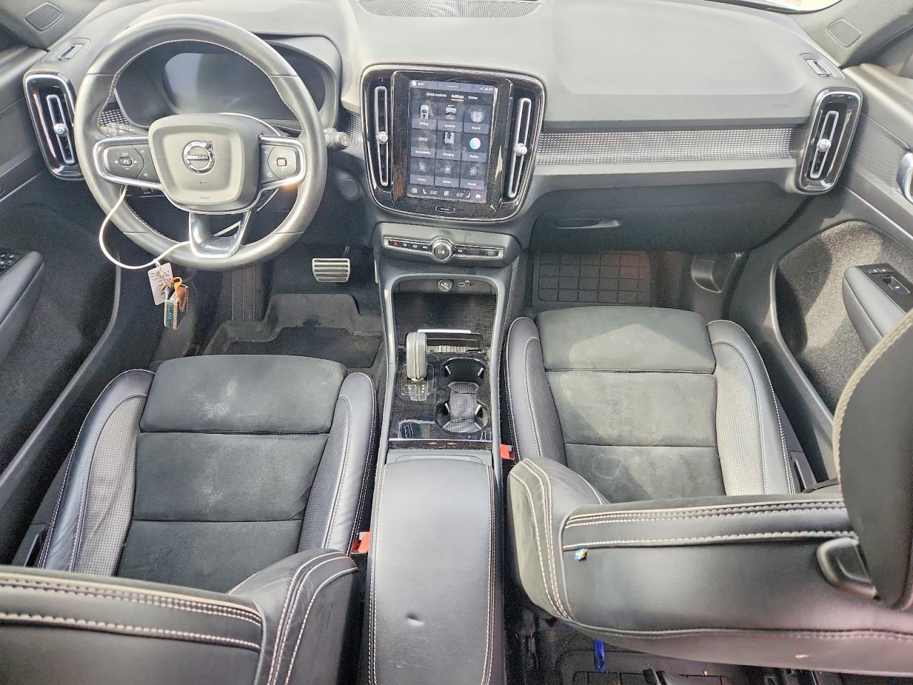 2021 VOLVO XC40 RECHARGE photo 15