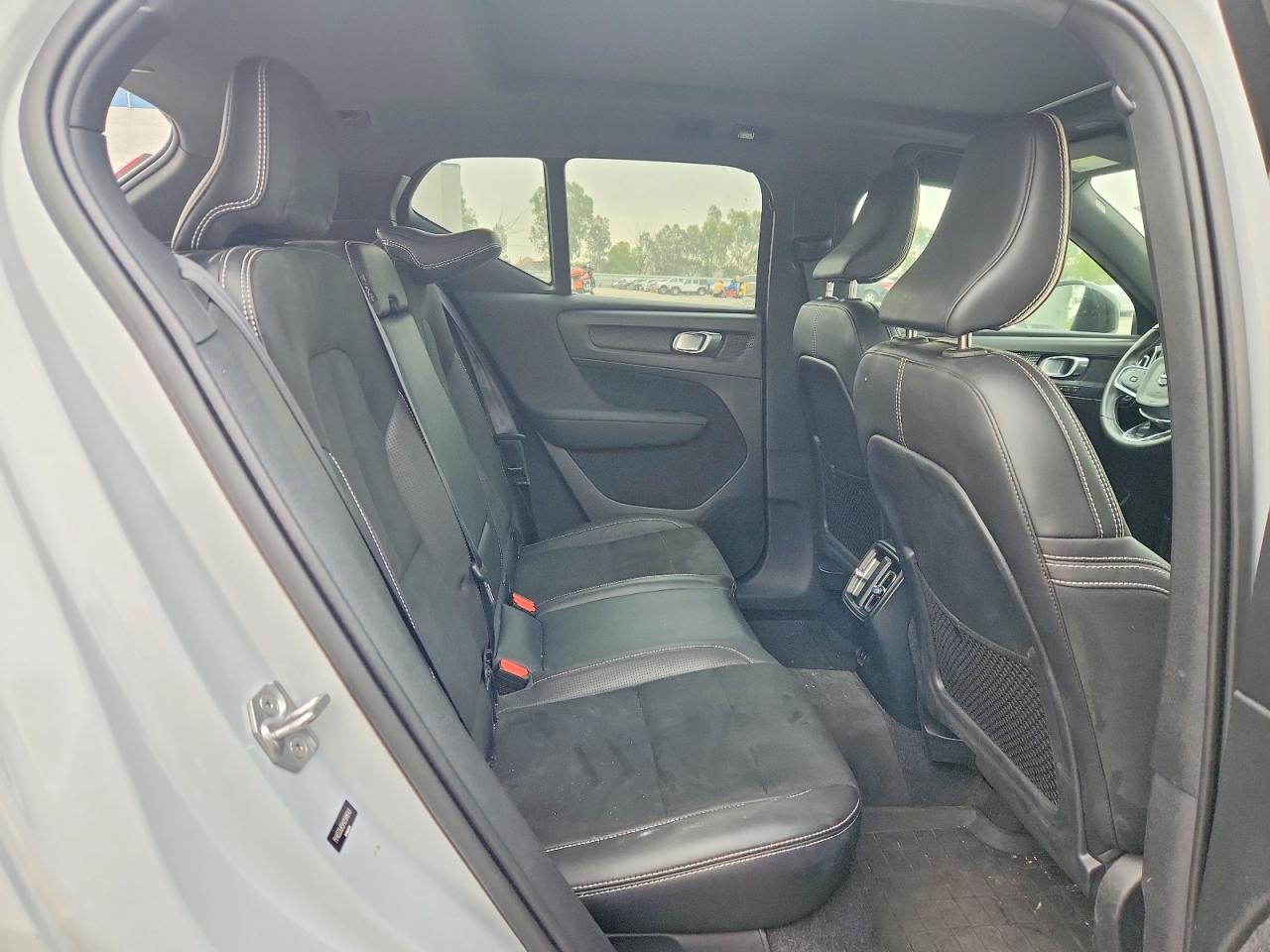 2021 VOLVO XC40 RECHARGE photo 19