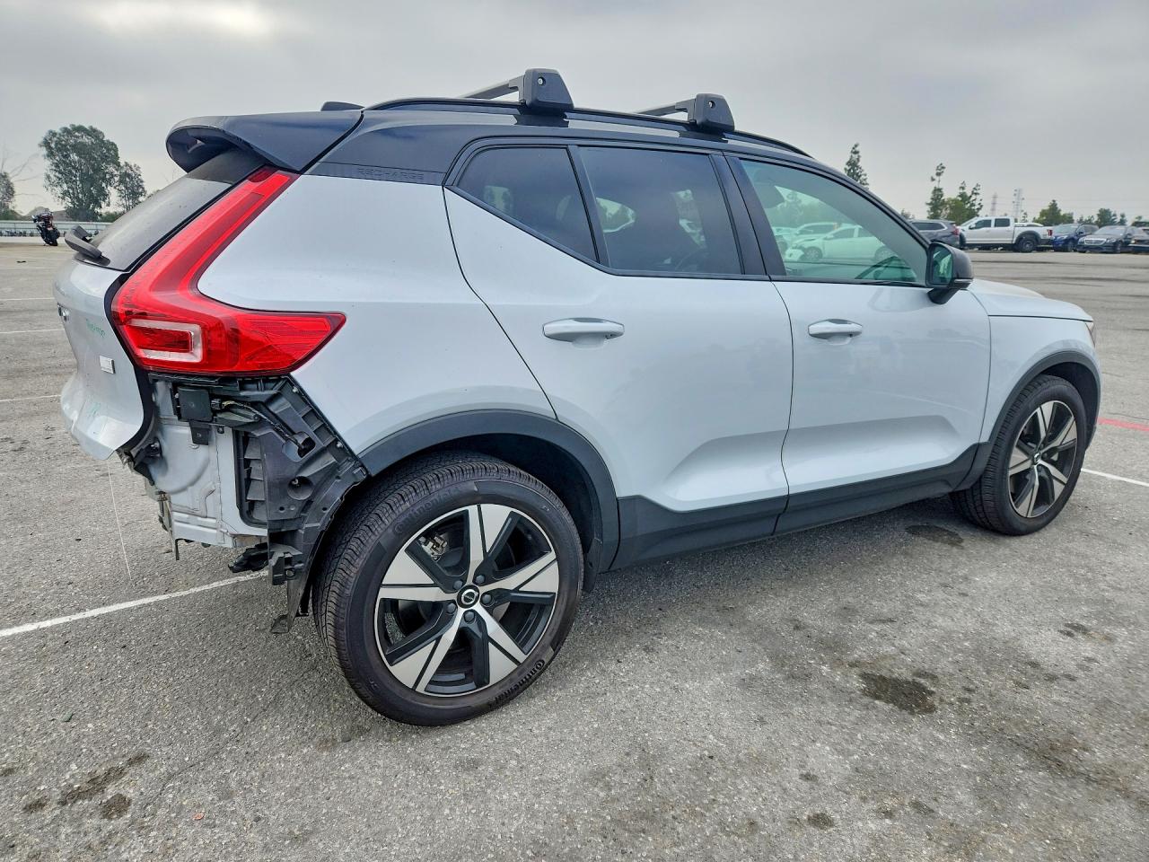 2021 VOLVO XC40 RECHARGE photo 5