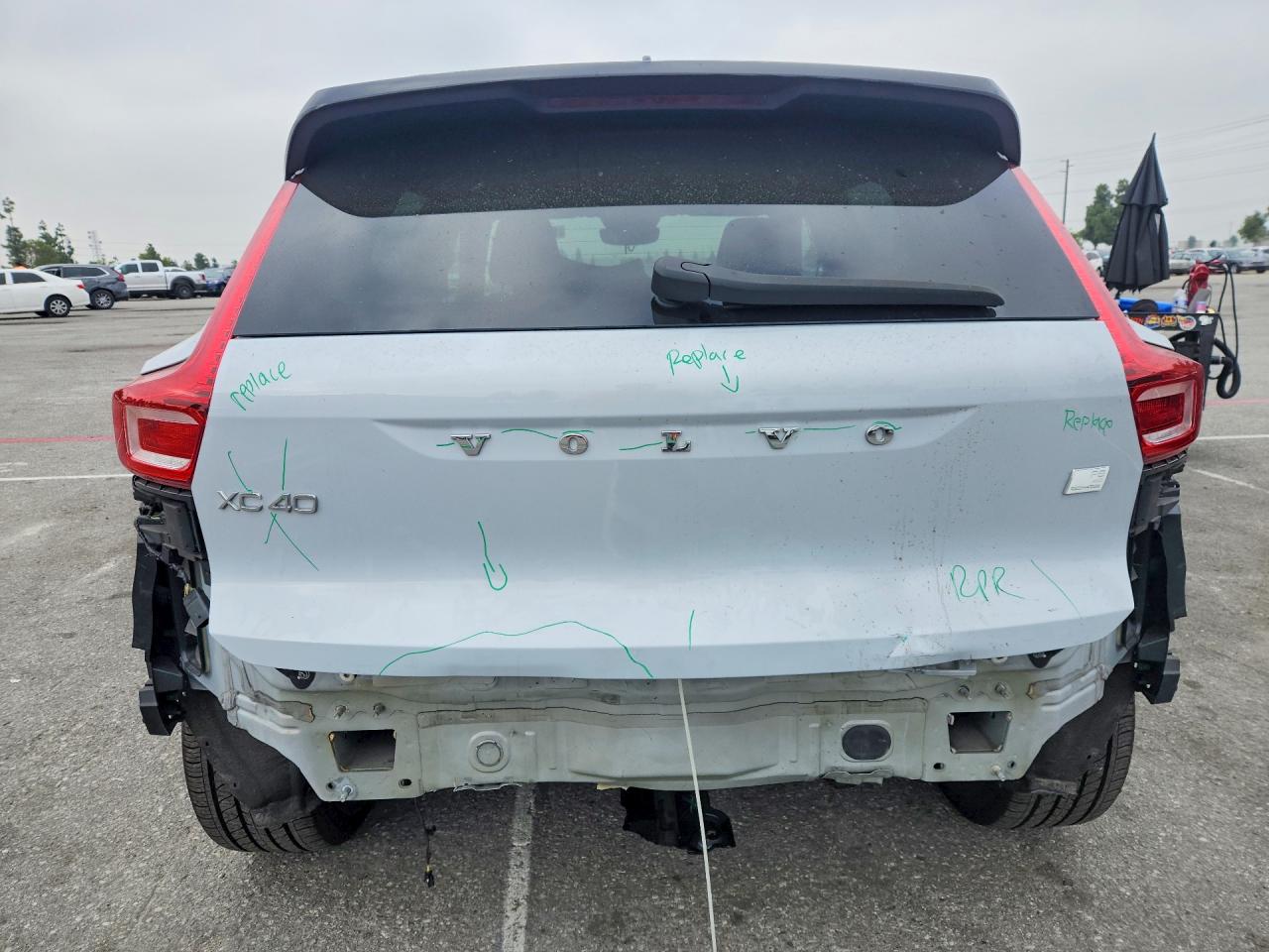 2021 VOLVO XC40 RECHARGE photo 11