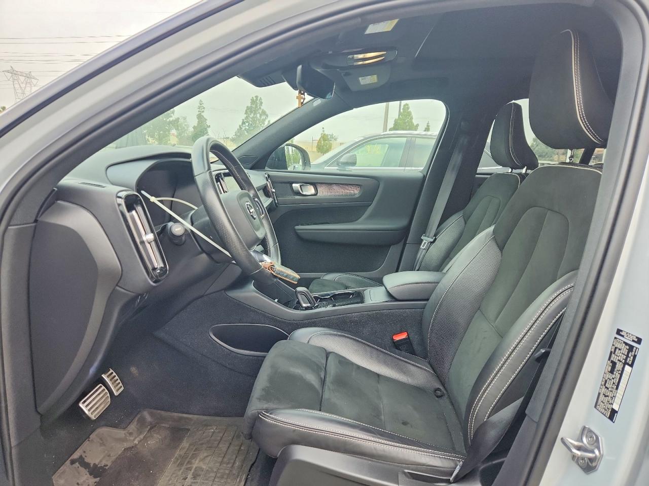 2021 VOLVO XC40 RECHARGE photo 13