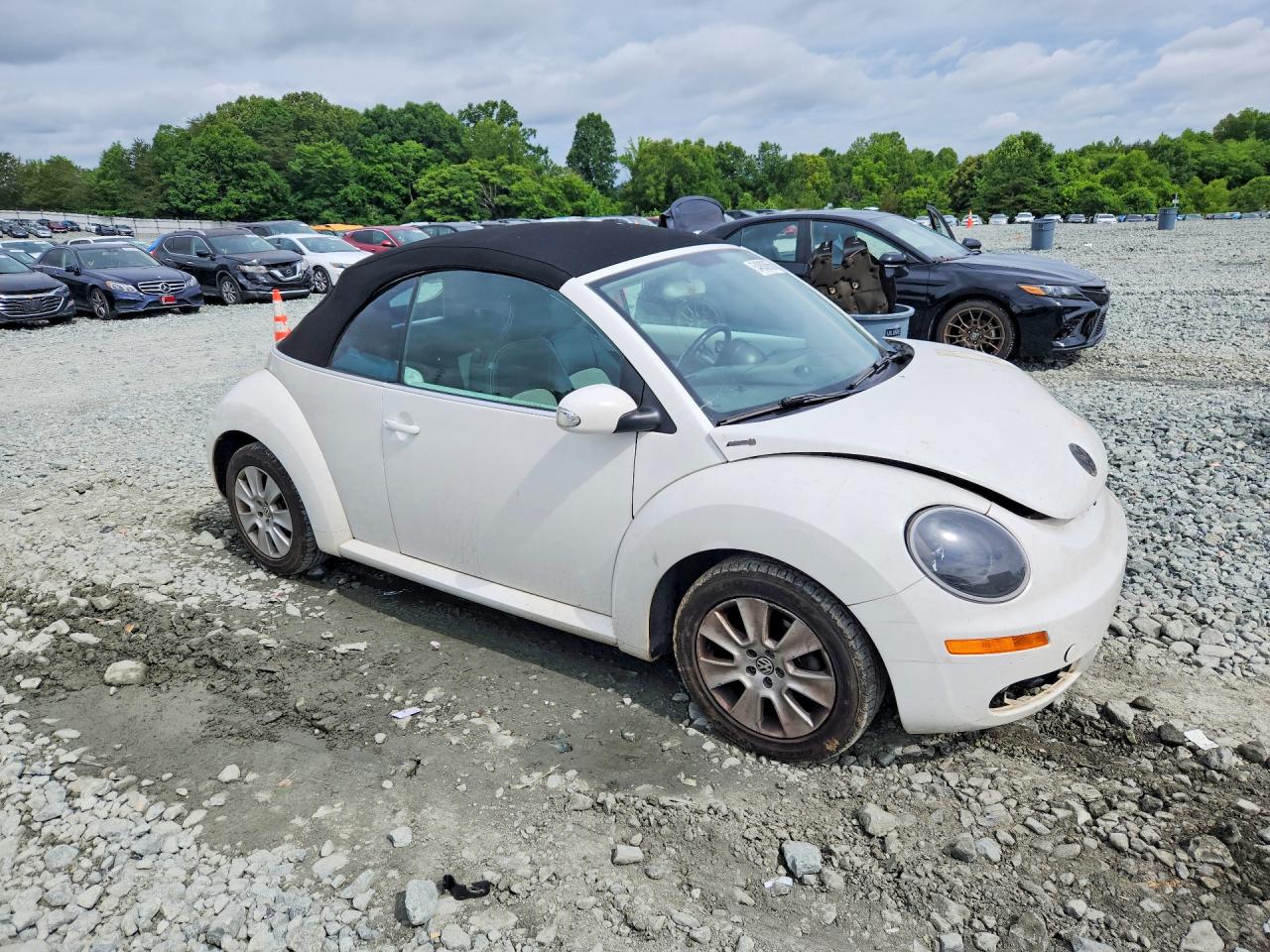2009 VOLKSWAGEN NEW BEETLE S photo 10