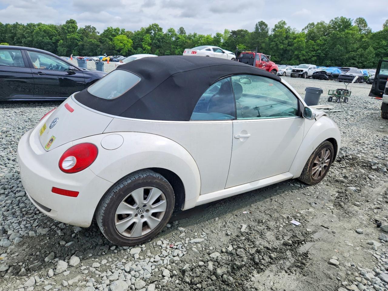 2009 VOLKSWAGEN NEW BEETLE S photo 7