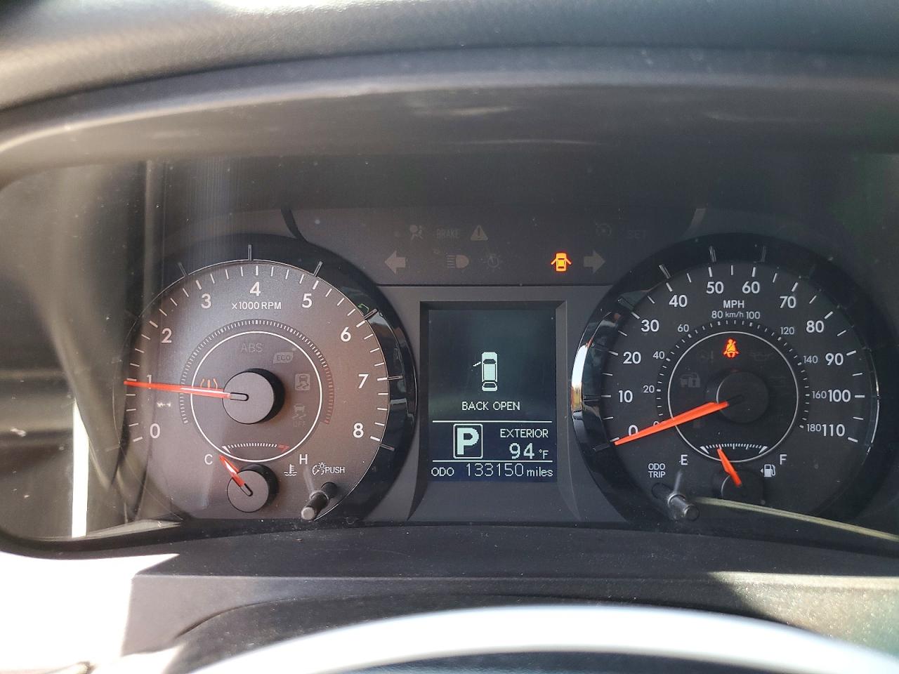 2015 TOYOTA SIENNA LE photo 17