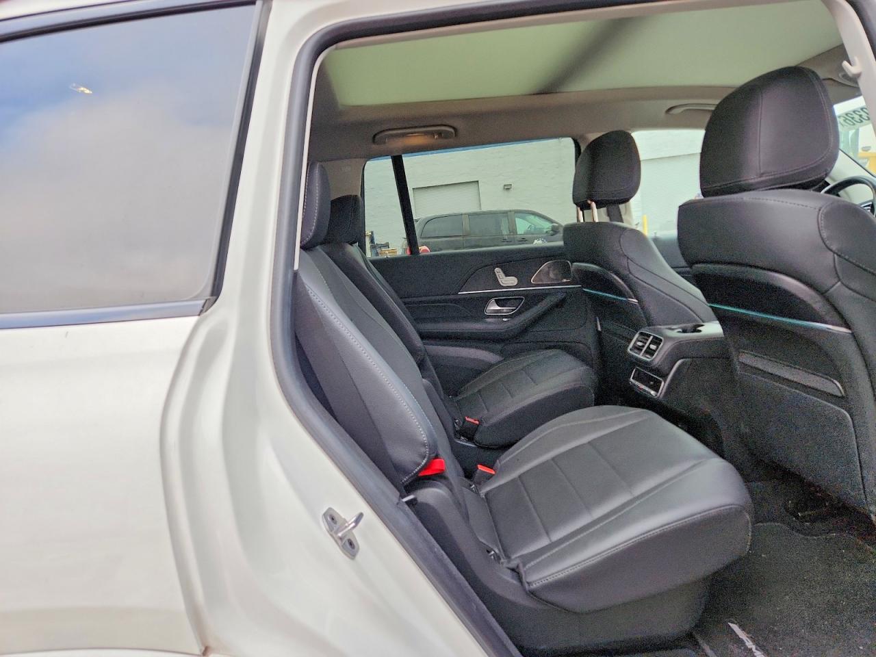 2024 MERCEDES-BENZ GLS 450 4MATIC photo 11