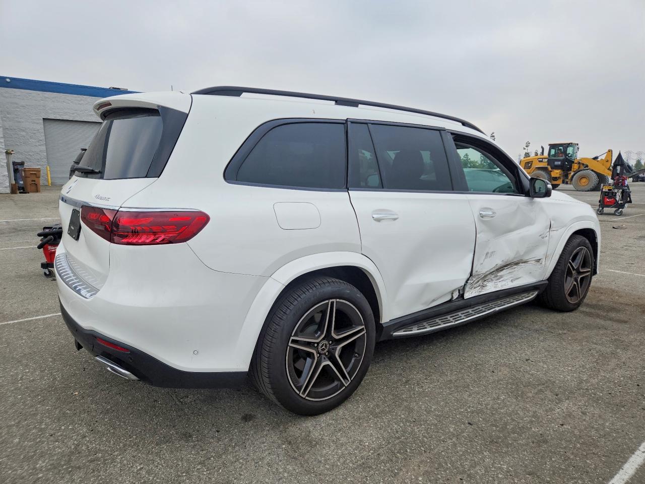 2024 MERCEDES-BENZ GLS 450 4MATIC photo 3