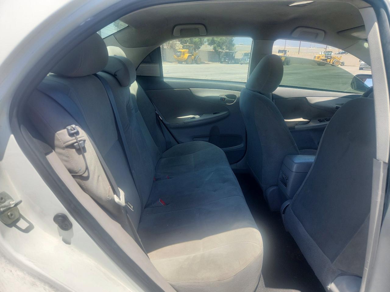 2013 TOYOTA COROLLA photo 19