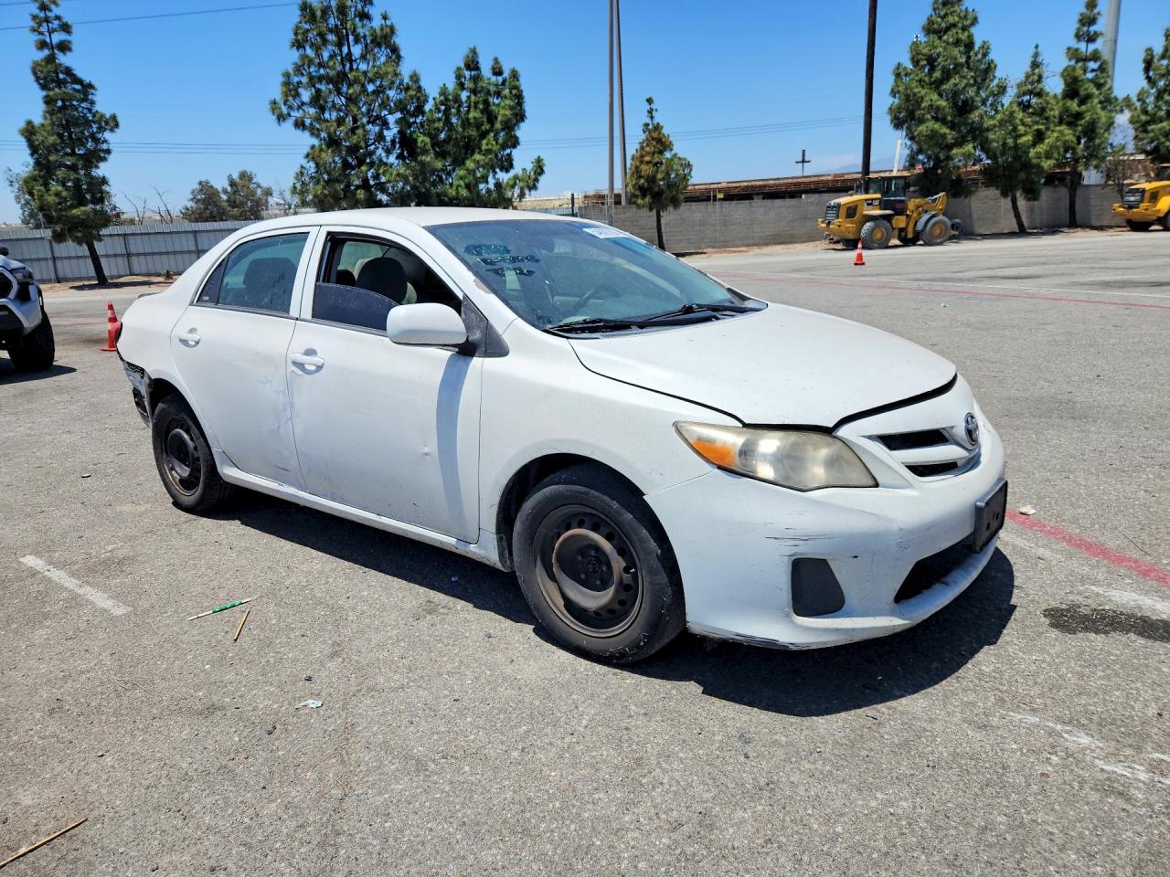 2013 TOYOTA COROLLA photo 7