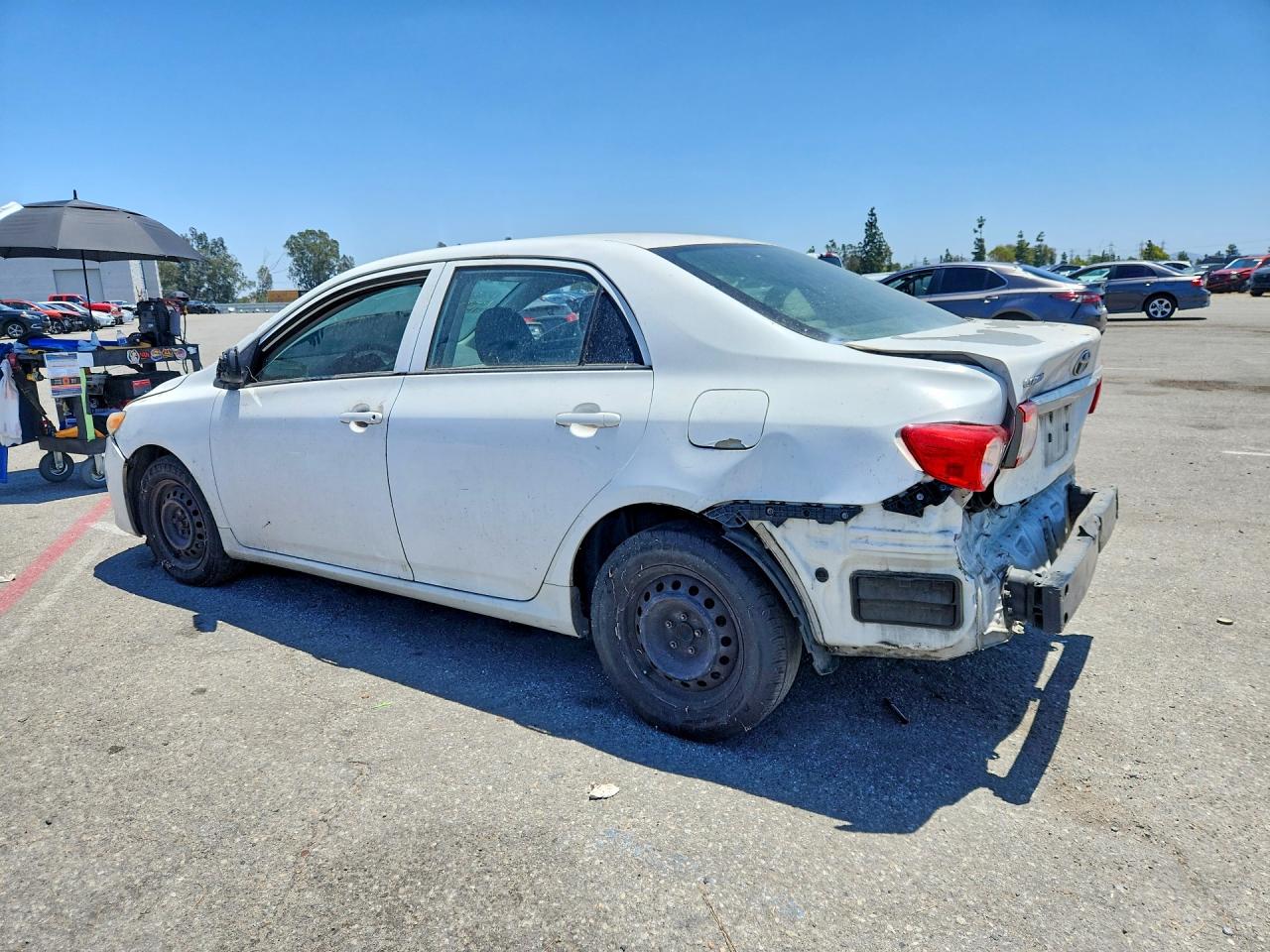 2013 TOYOTA COROLLA photo 3