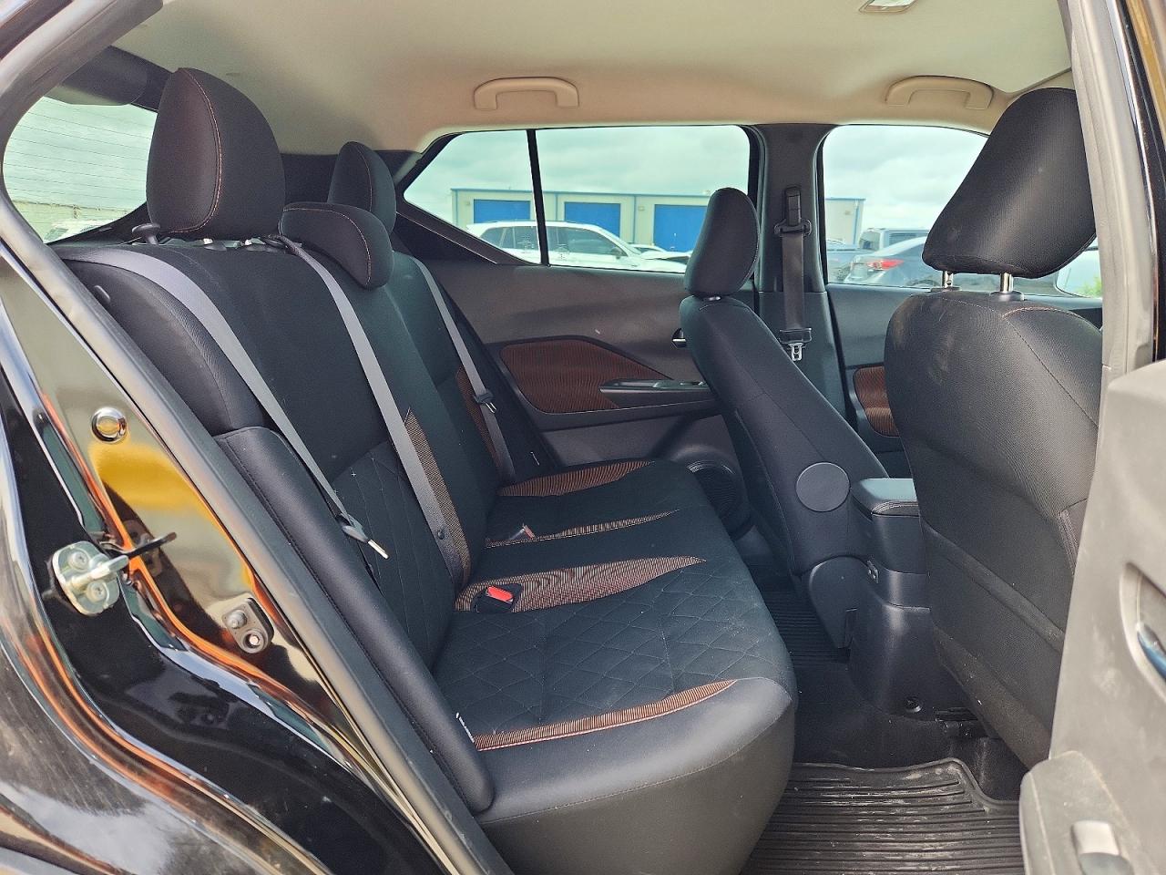 2020 NISSAN KICKS SR photo 28