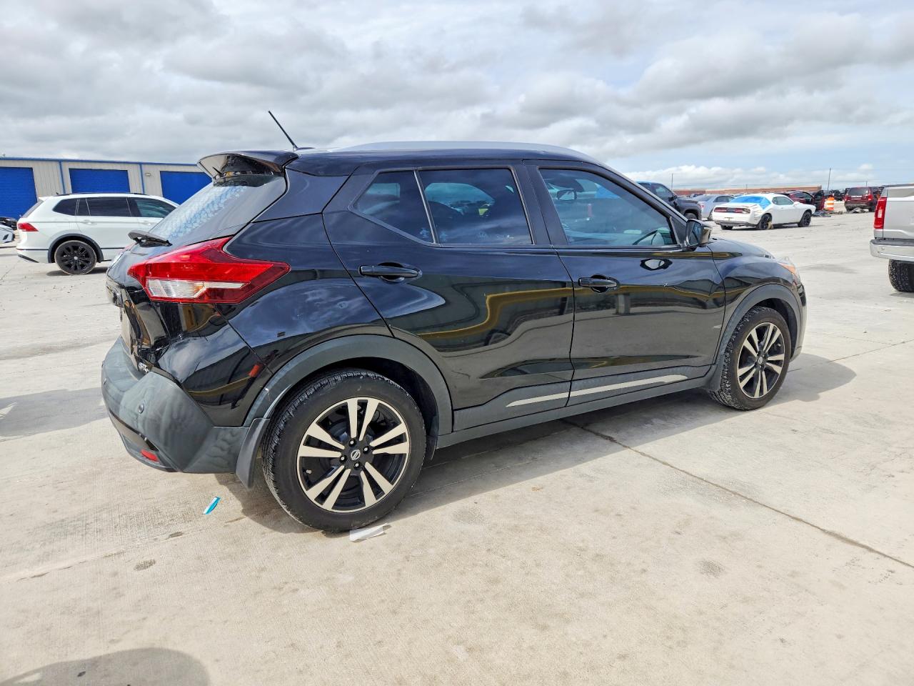 2020 NISSAN KICKS SR photo 7