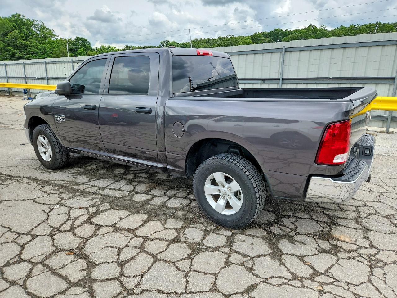2023 RAM 1500 CLASSIC TRADESMAN photo 4