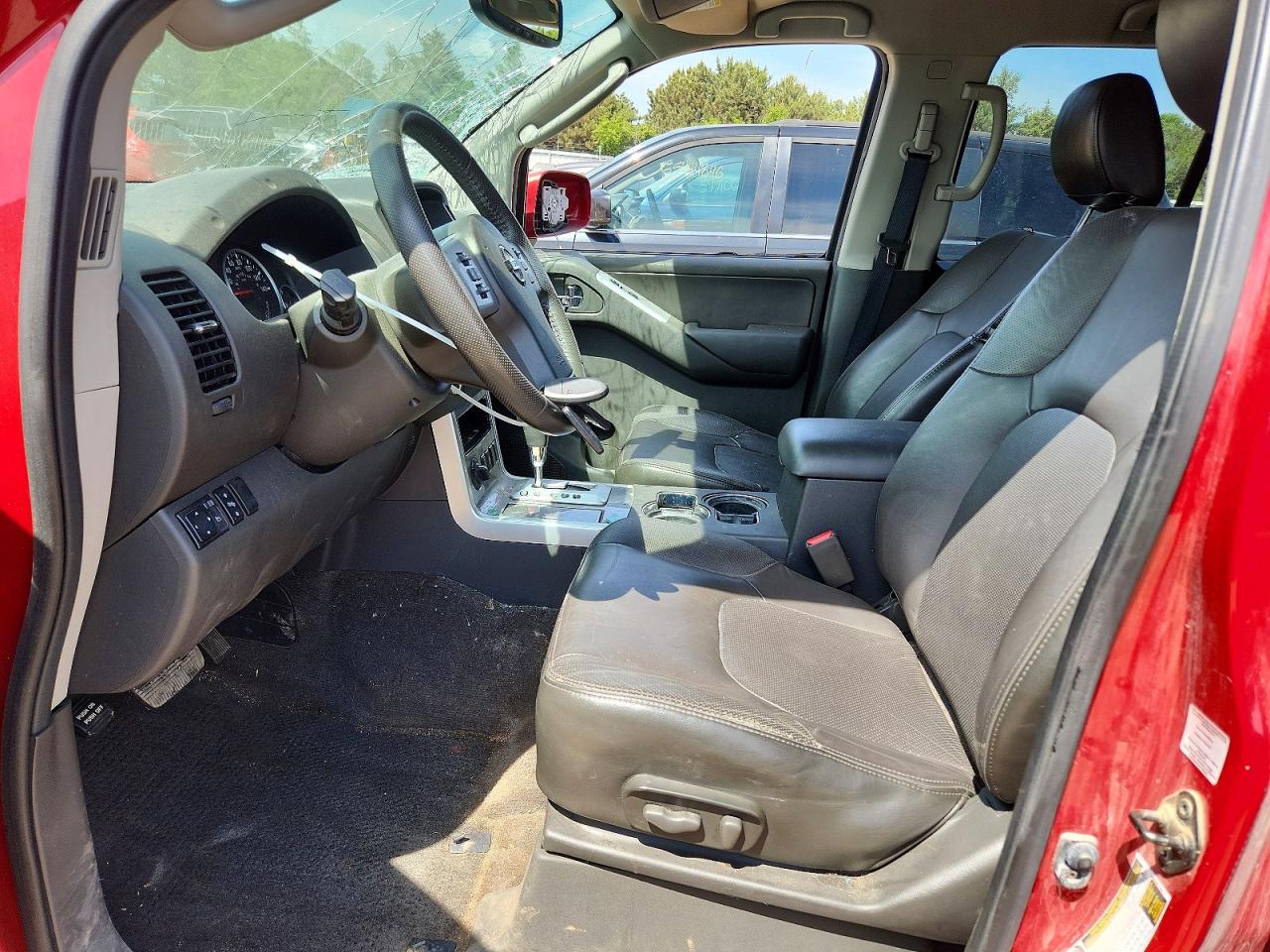2012 NISSAN PATHFINDER S photo 19