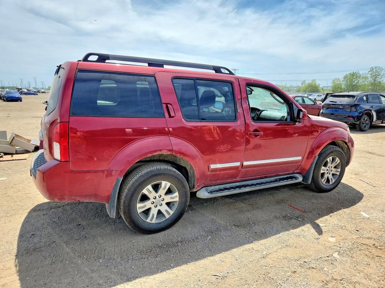 2012 NISSAN PATHFINDER S photo 7