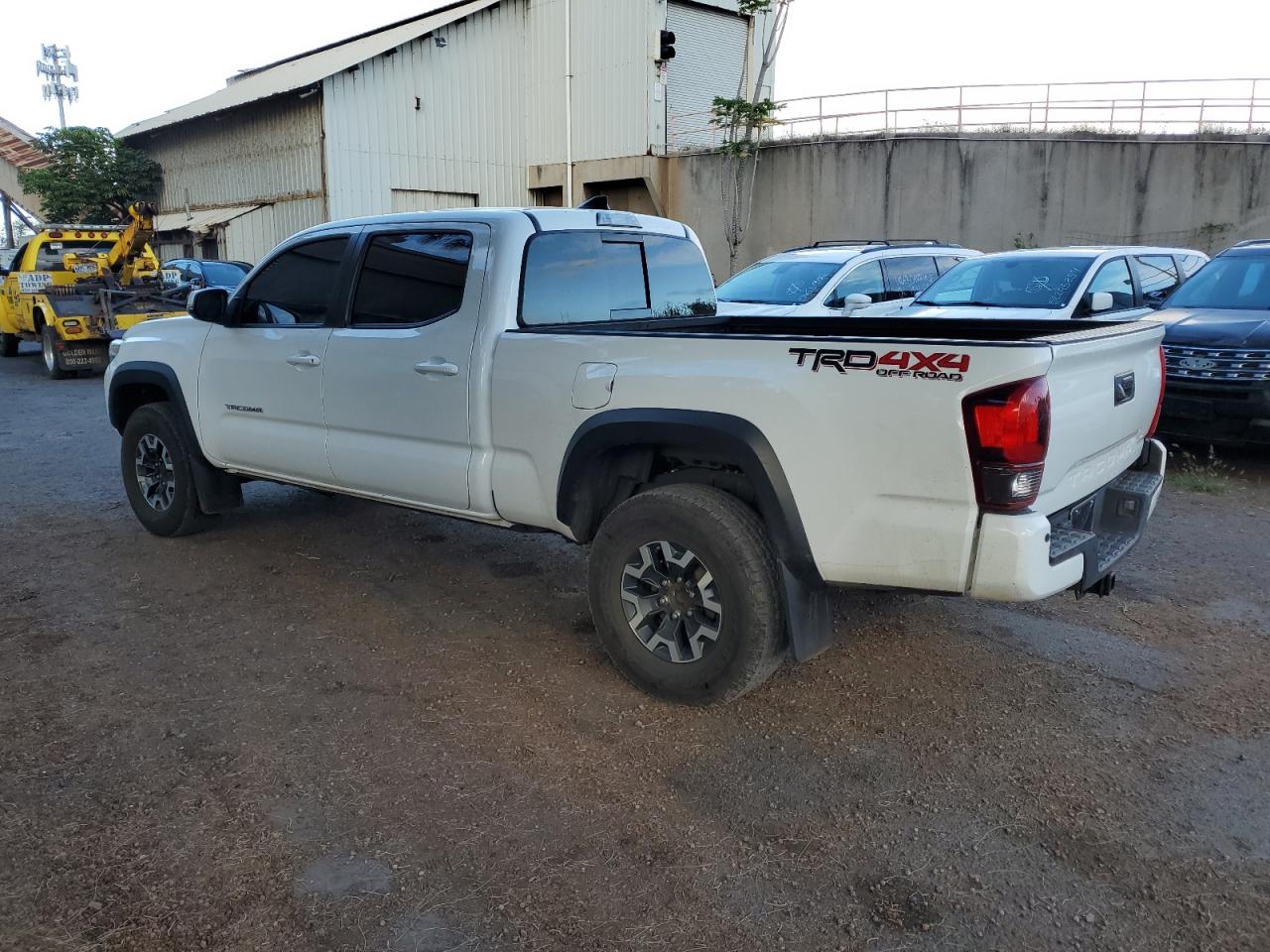 2019 TOYOTA TACOMA DOUBLE CAB photo 3