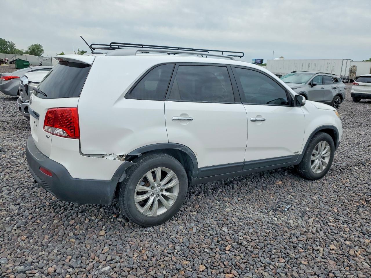 2011 KIA SORENTO EX photo 5