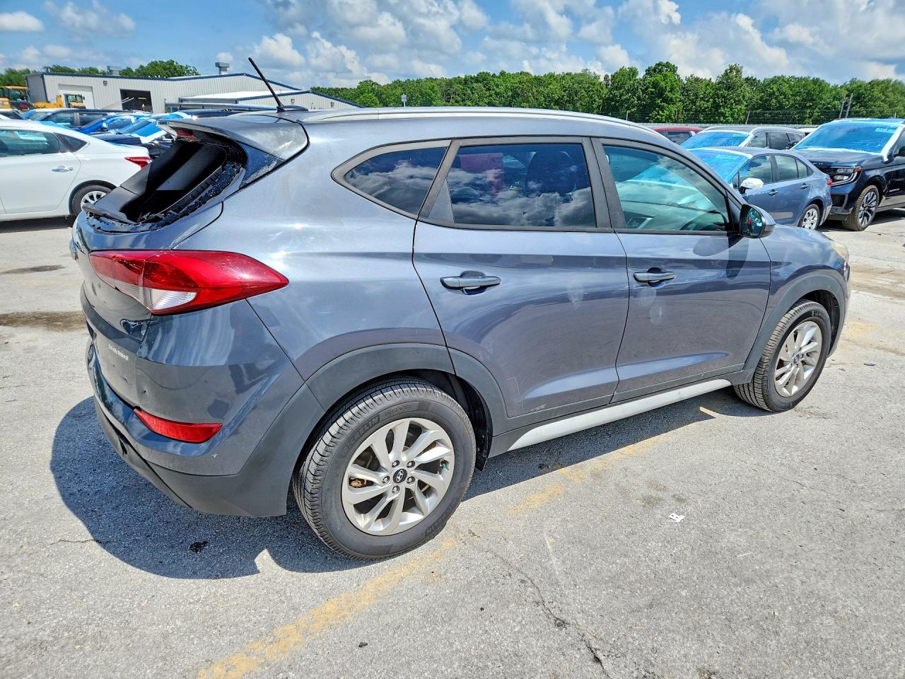 2017 HYUNDAI TUCSON SE photo 7