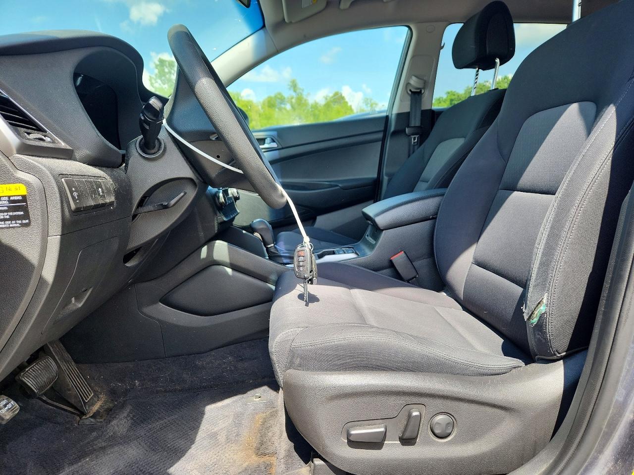 2017 HYUNDAI TUCSON SE photo 19