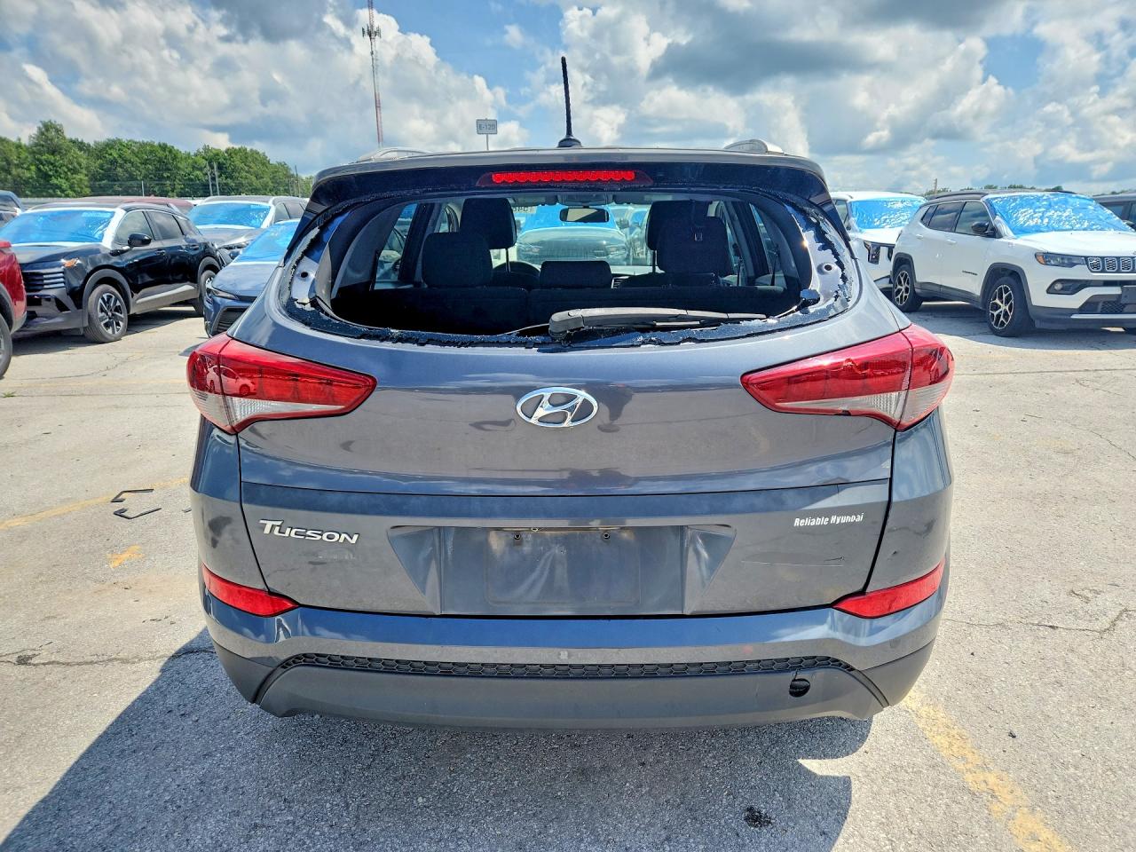 2017 HYUNDAI TUCSON SE photo 16