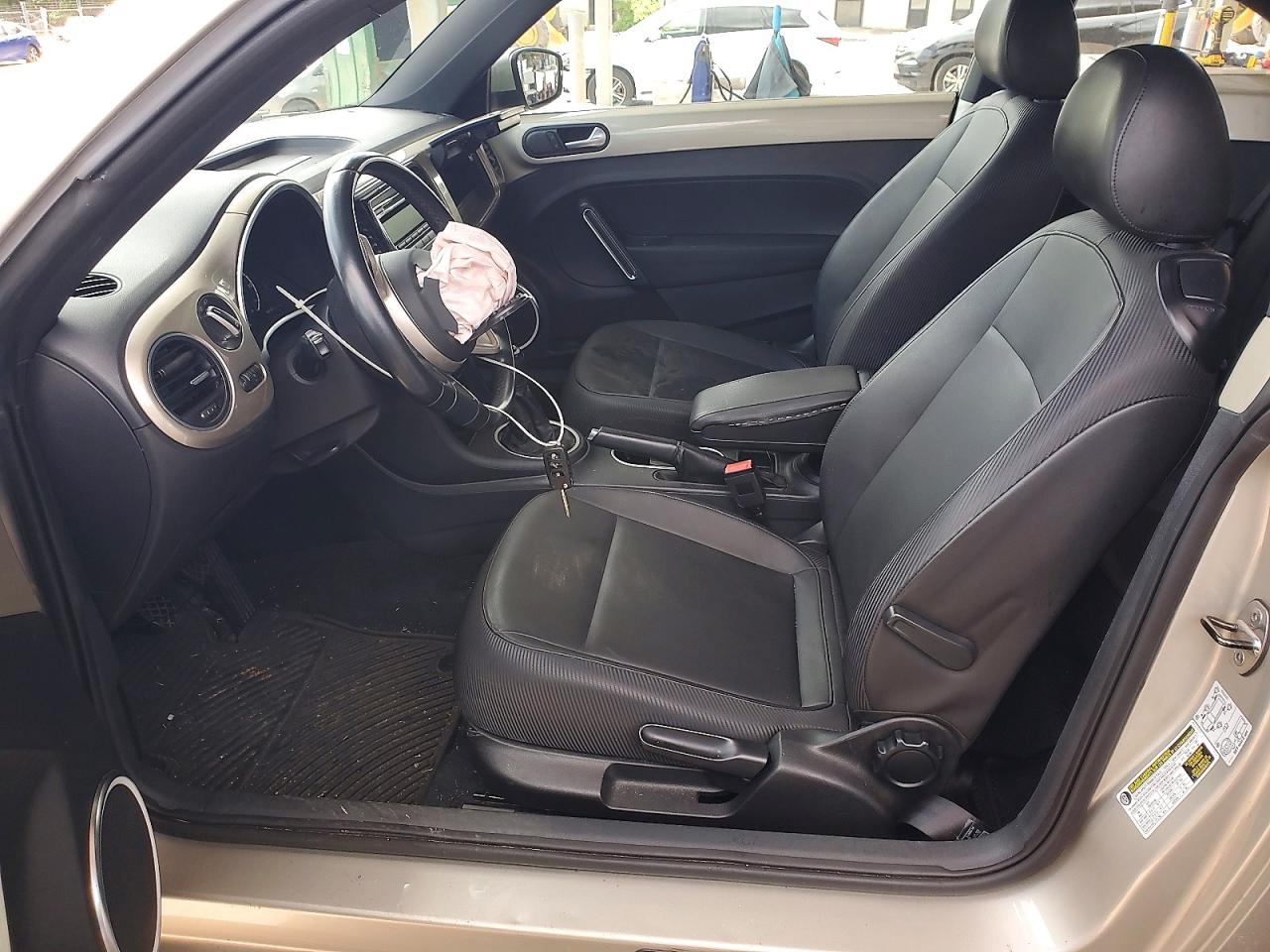 2013 VOLKSWAGEN BEETLE photo 13