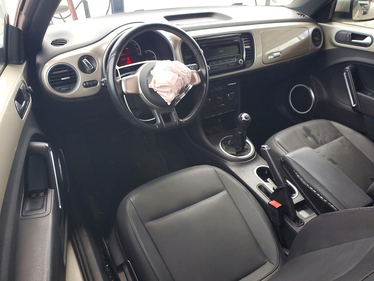 2013 VOLKSWAGEN BEETLE photo 15
