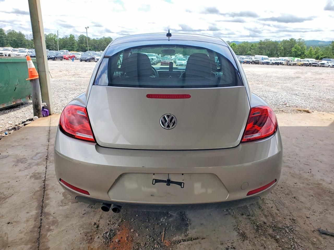 2013 VOLKSWAGEN BEETLE photo 11