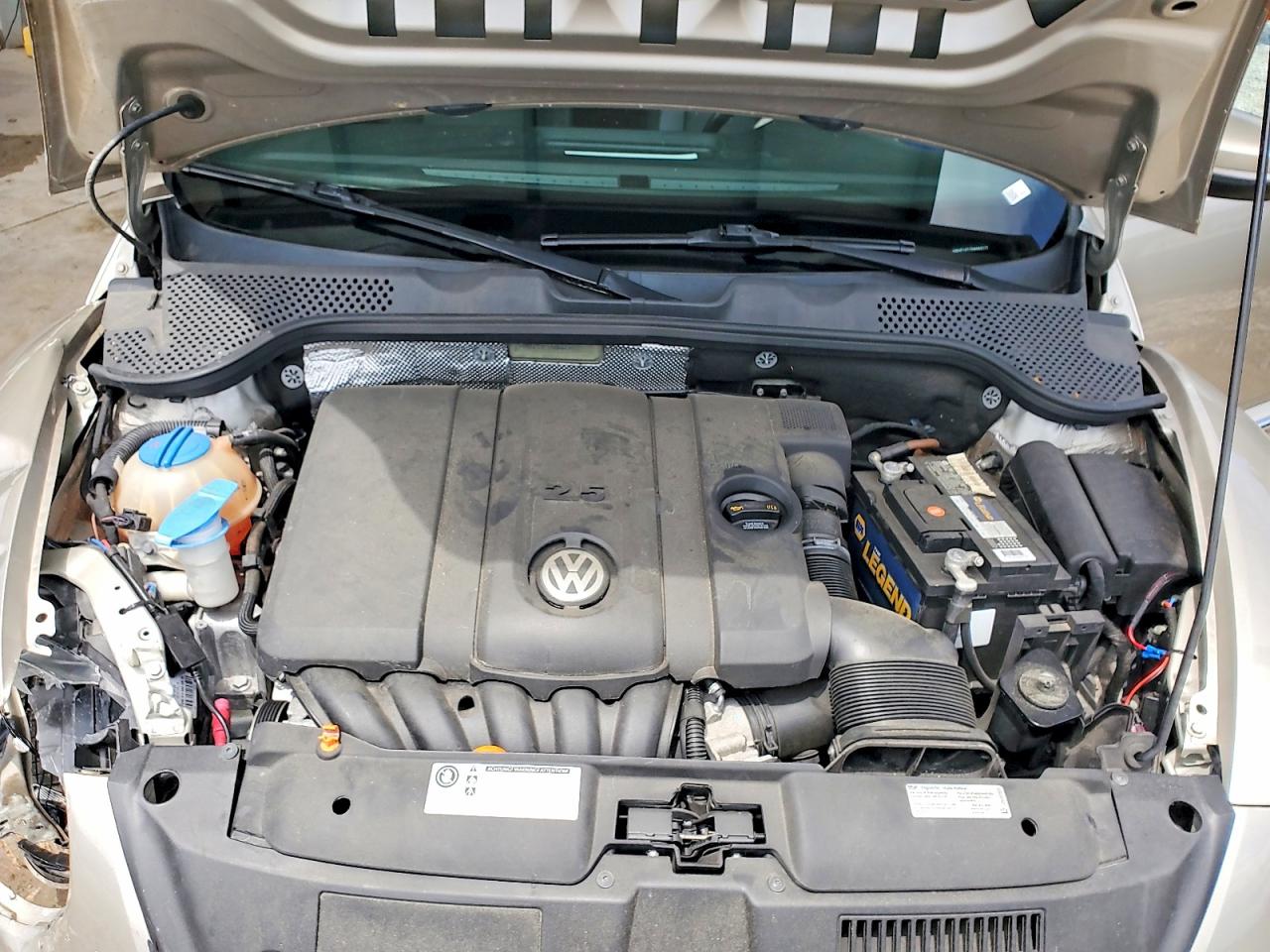2013 VOLKSWAGEN BEETLE photo 21