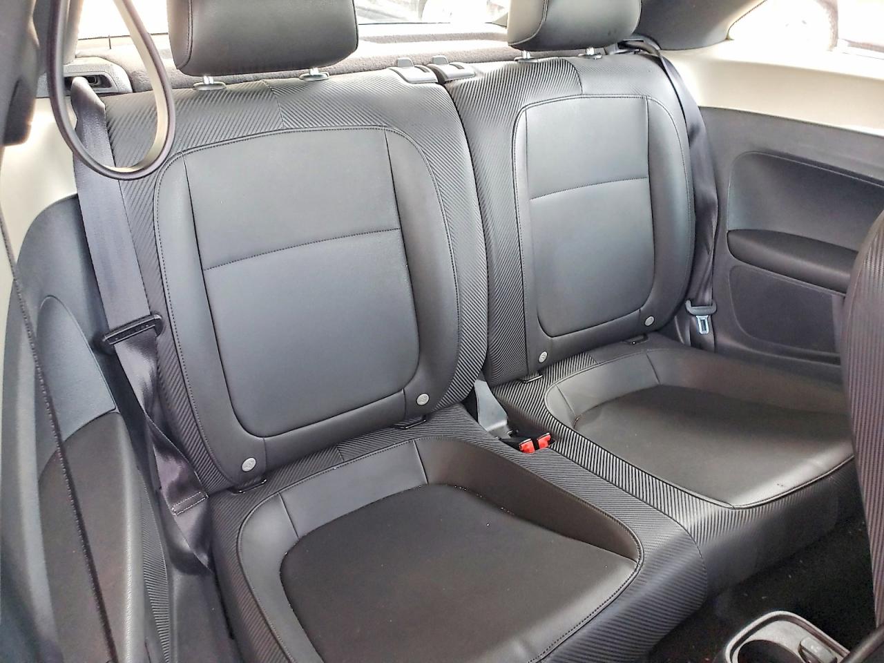 2013 VOLKSWAGEN BEETLE photo 19