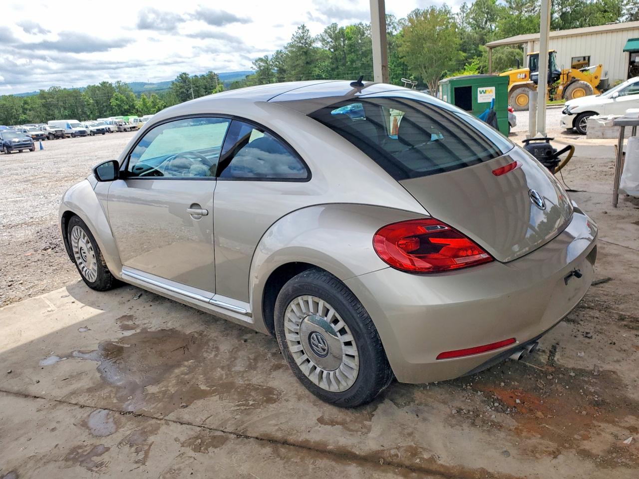 2013 VOLKSWAGEN BEETLE photo 3