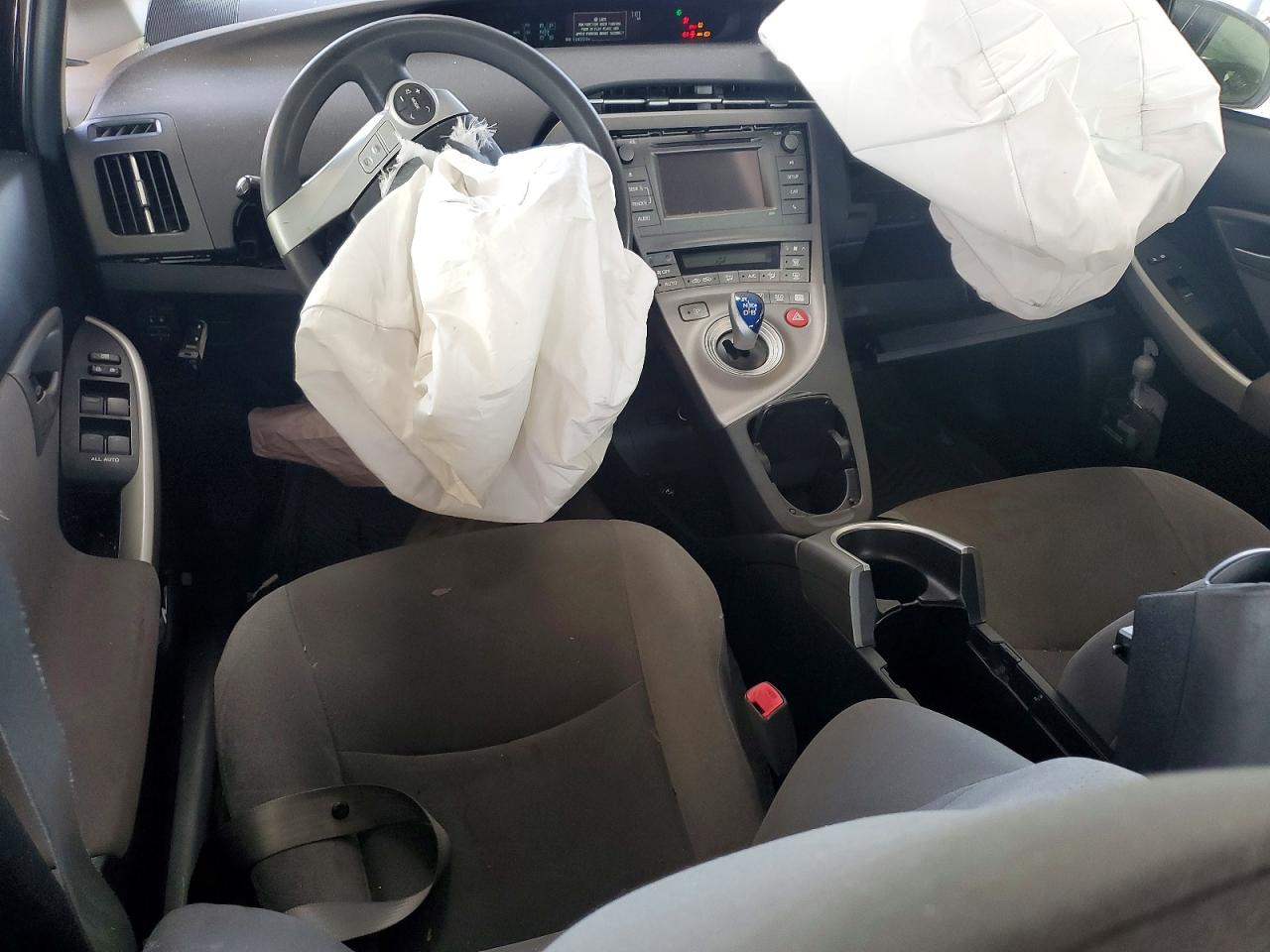 2012 TOYOTA PRIUS TWO photo 8