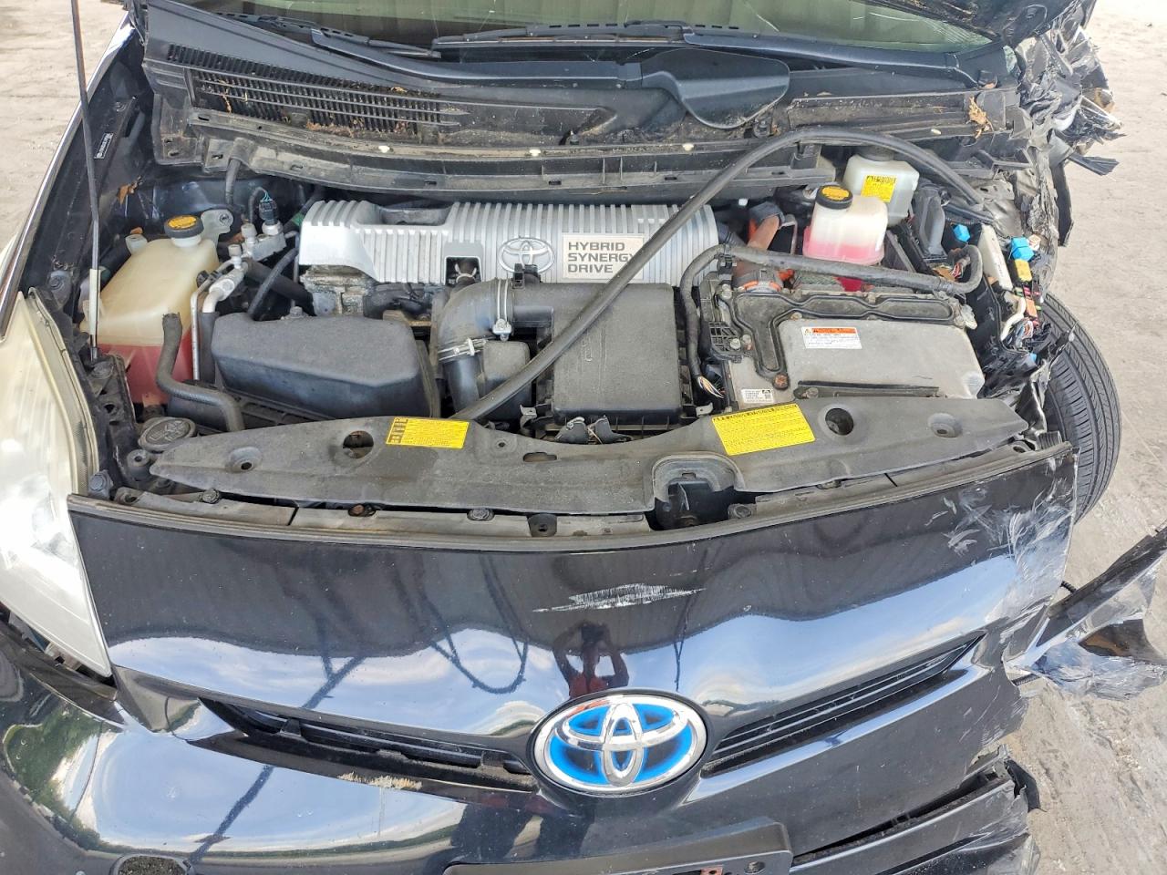 2012 TOYOTA PRIUS TWO photo 11