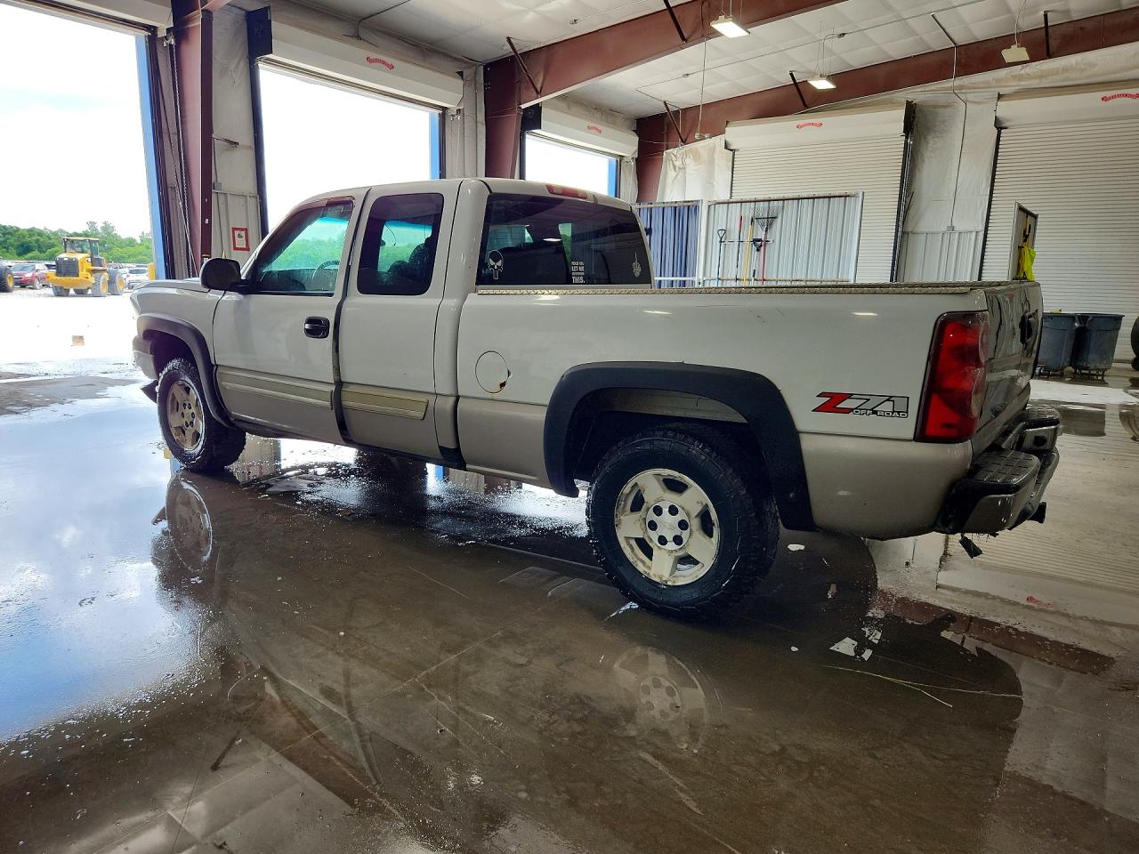 2005 CHEVROLET SILVERADO K1500 photo 4