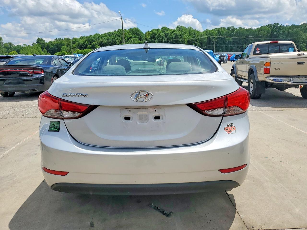2015 HYUNDAI ELANTRA photo 11