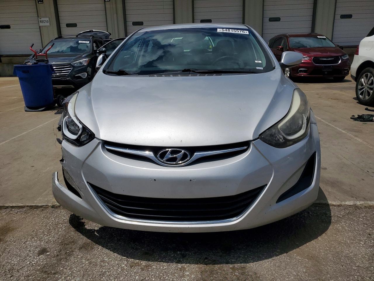 2015 HYUNDAI ELANTRA photo 9
