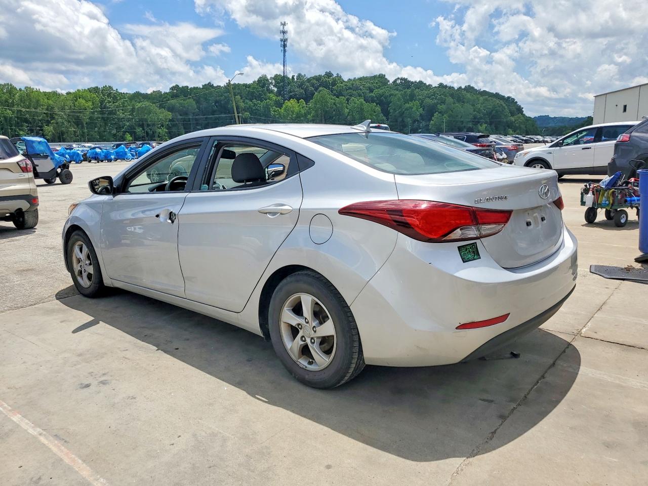 2015 HYUNDAI ELANTRA photo 3