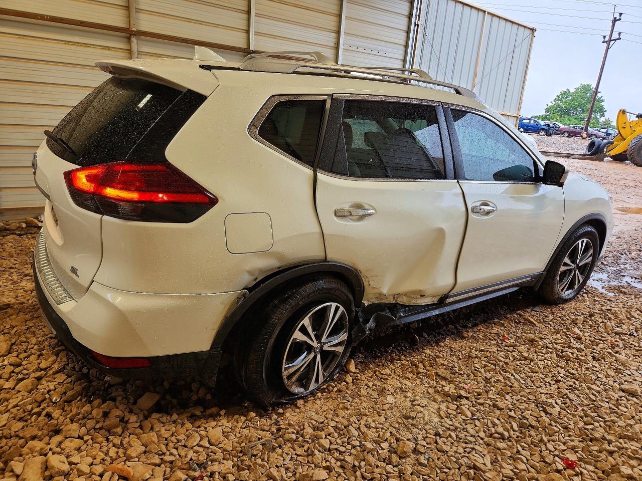 2017 NISSAN ROGUE S photo 5