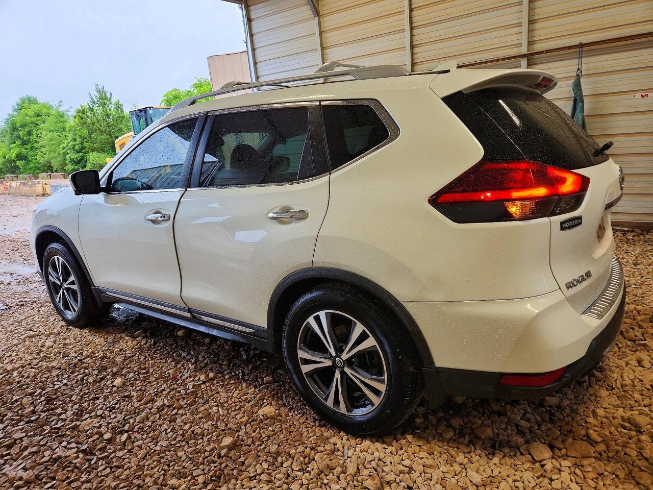 2017 NISSAN ROGUE S photo 3