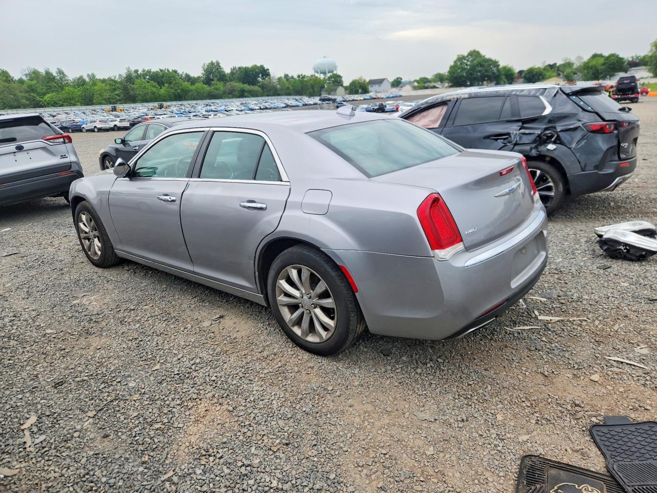 2018 CHRYSLER 300 LIMITED photo 3
