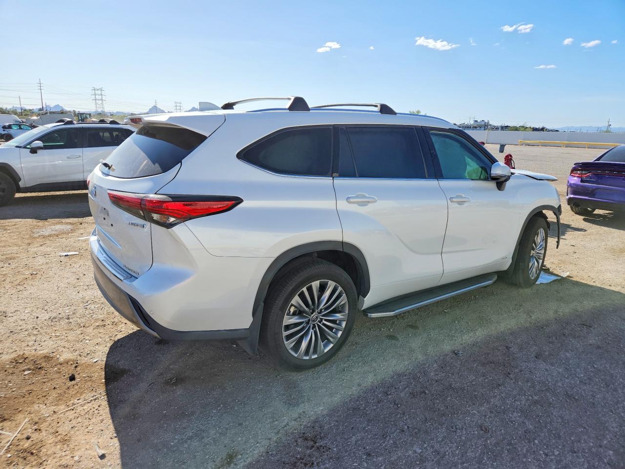 2022 TOYOTA HIGHLANDER HYBRID PLATINUM photo 5