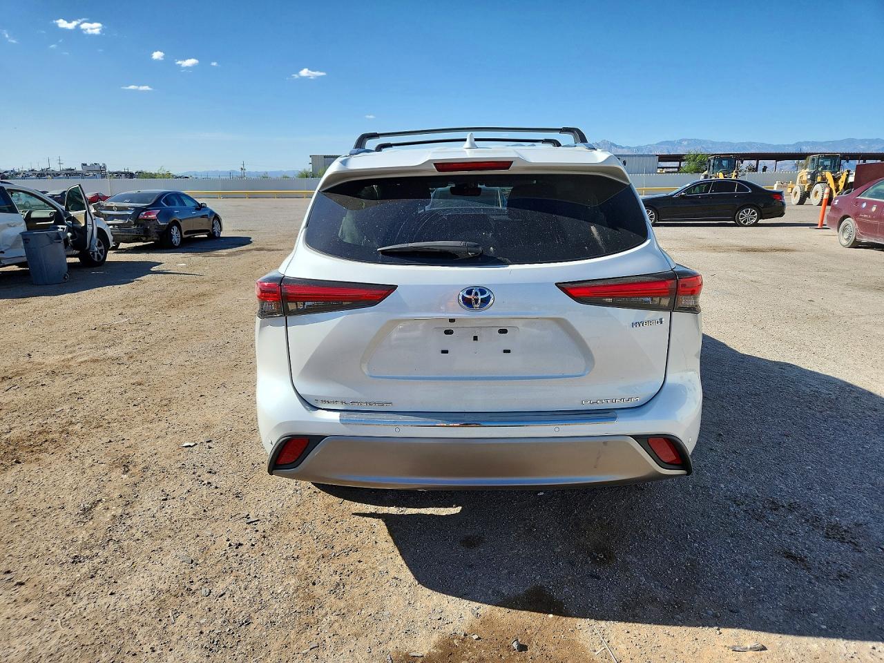 2022 TOYOTA HIGHLANDER HYBRID PLATINUM photo 11