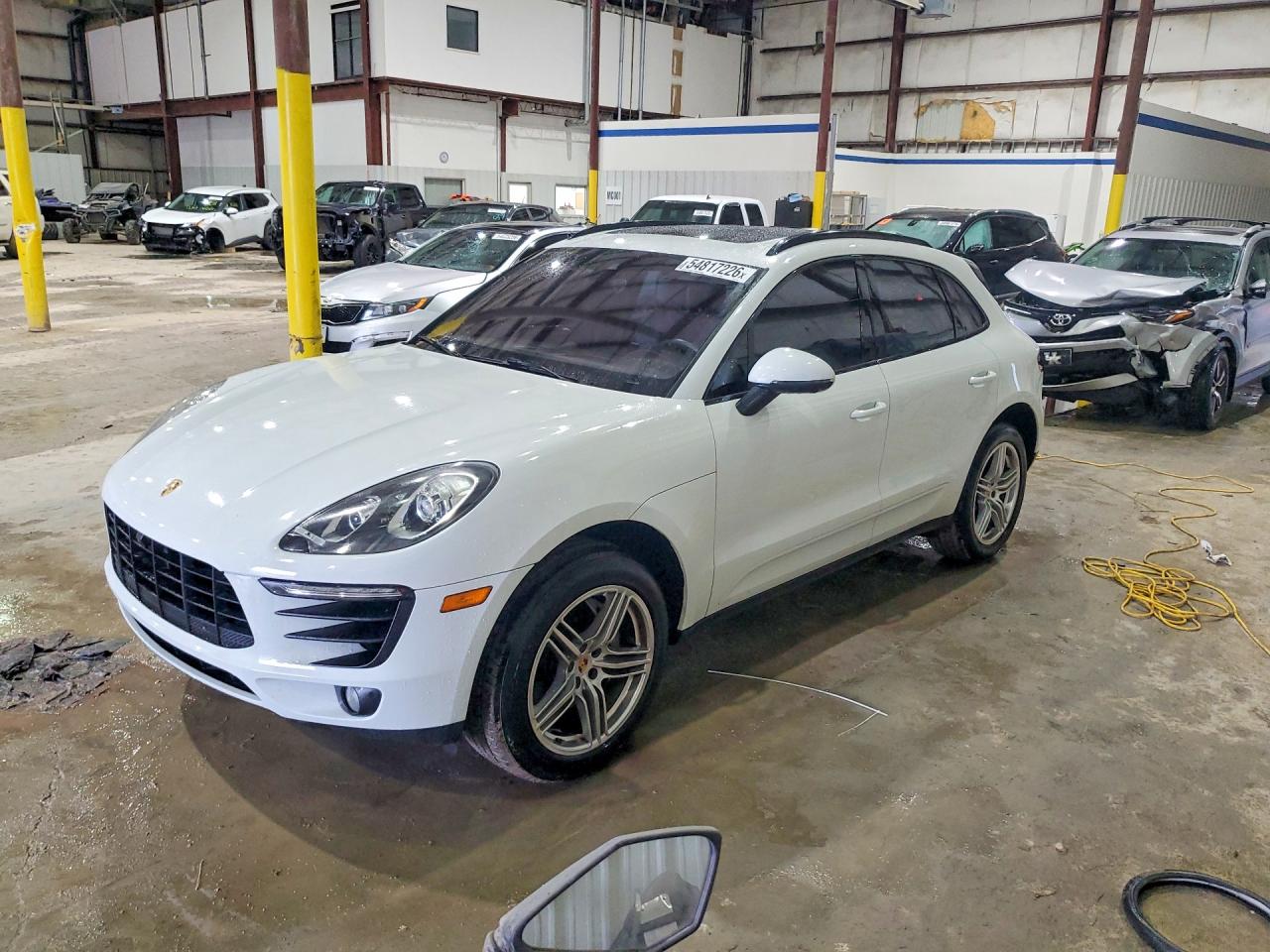 2016 PORSCHE MACAN