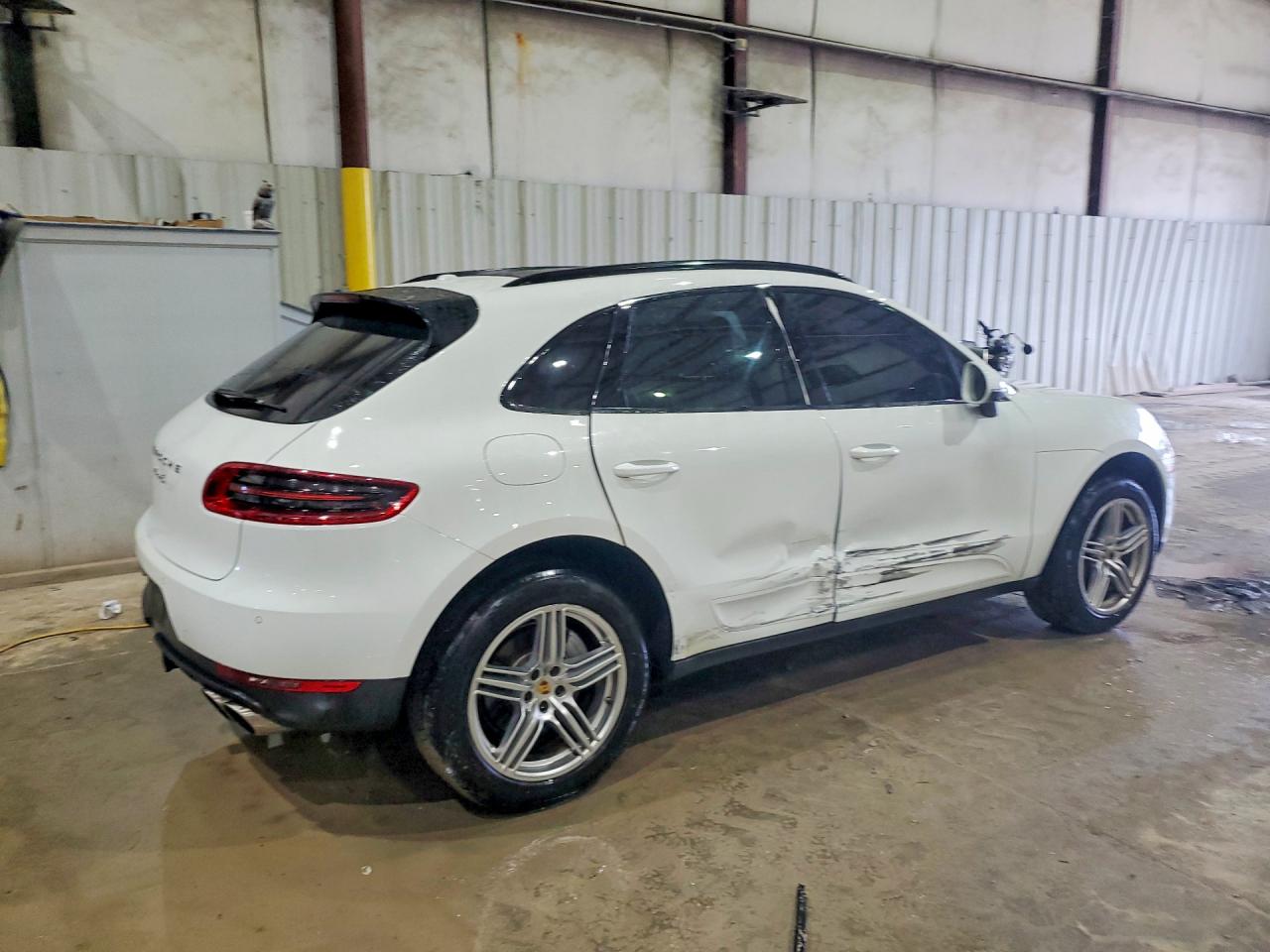 2016 PORSCHE MACAN S photo 5