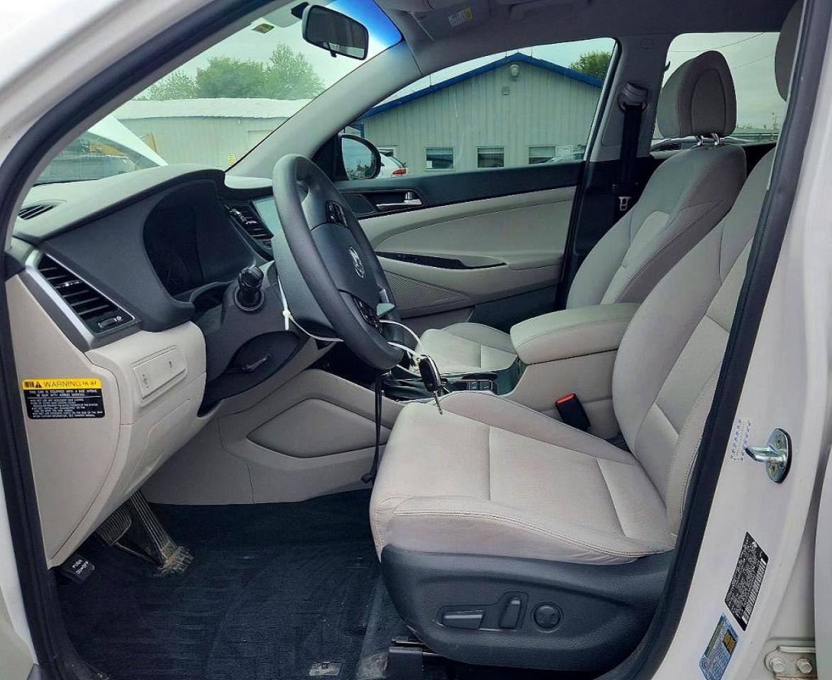 2017 HYUNDAI TUCSON SE photo 13